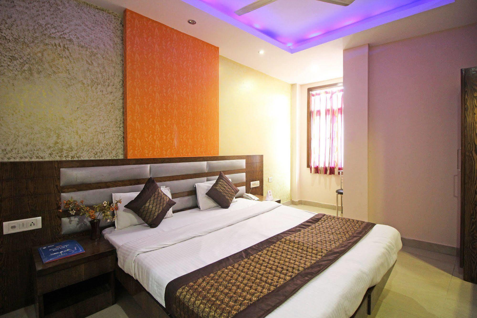 Oyo 6096 Hotel Maharani Palace นิวเดลี ภายนอก รูปภาพ